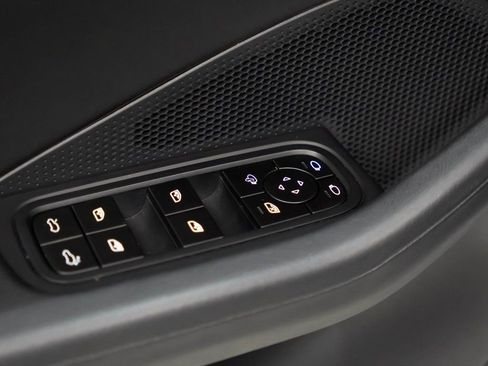 Certified 2025 Porsche Macan 4S Electric image 24