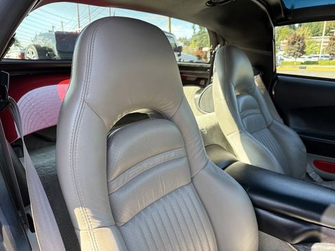 Used 1999 Chevrolet Corvette Coupe w/ Roof Pkg RWD image 18