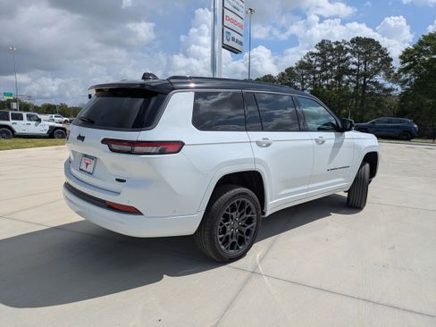 New 2026 Jeep Grand Cherokee L Summit AWD/4WD image 7