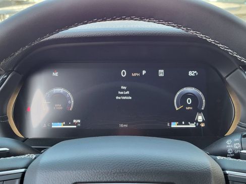 New 2026 Jeep Grand Cherokee Altitude image 7