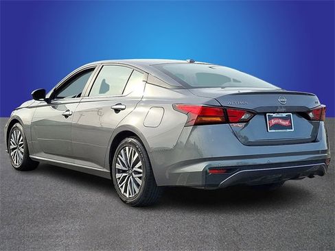 Used 2024 Nissan Altima 2.5 SV image 6
