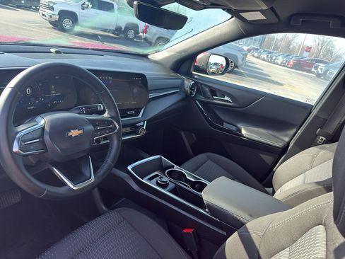 Used 2026 Chevrolet Equinox LT w/ Safety and Technology Package image 25