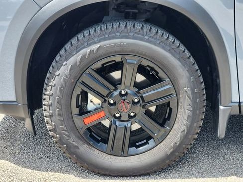 Certified 2025 Nissan Rogue SV image 8