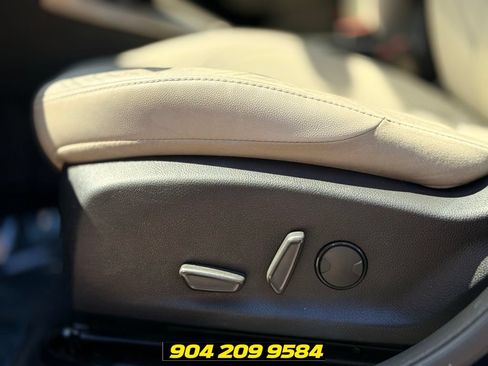Used 2016 Ford Focus Titanium w/ Exterior Protection Package FWD image 13