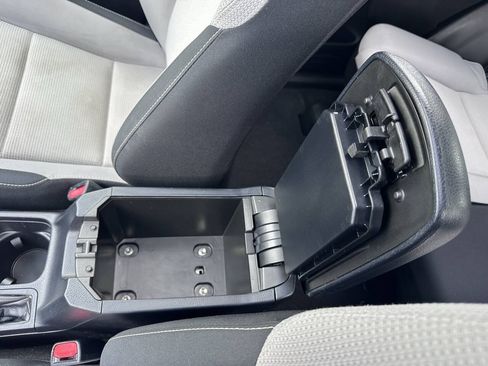 Used 2016 Toyota RAV4 XLE AWD/4WD image 30