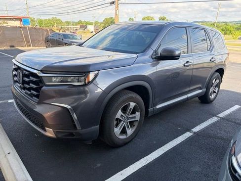 Used 2025 Honda Pilot EX-L image 2