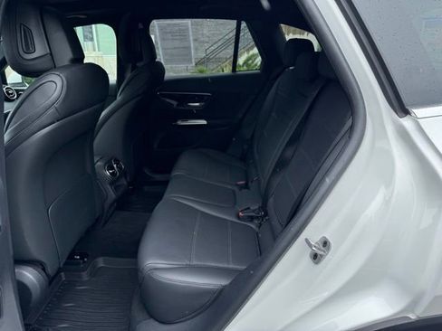 Used 2026 Mercedes-Benz GLC 300 4MATIC image 12