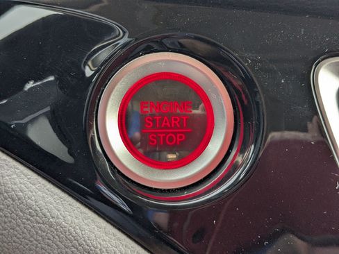 Used 2016 Honda Pilot Elite image 22