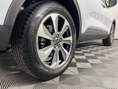 Used 2025 Ford Escape Platinum image 21