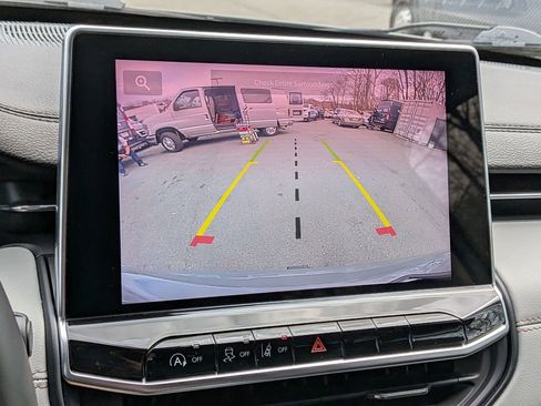 Used 2022 Jeep Compass Limited image 17