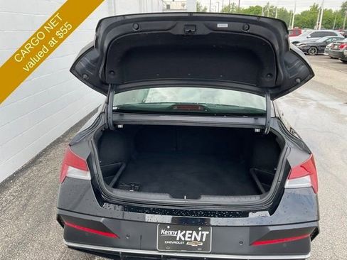 Used 2024 Hyundai Elantra Limited FWD image 11