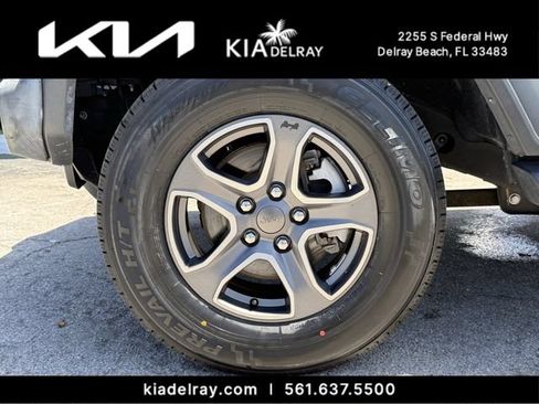 Used 2018 Jeep Wrangler Sport AWD/4WD image 33