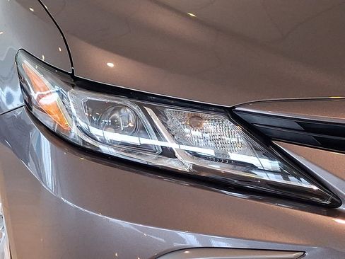 Certified 2022 Toyota Camry LE image 11