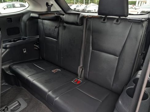 Used 2023 Toyota Highlander XLE FWD image 28