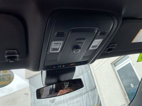 Used 2025 Chevrolet Tahoe LT AWD/4WD image 17