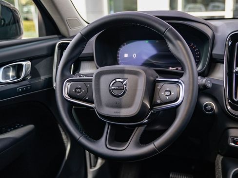 Certified 2026 Volvo XC40 B5 Core w/ Climate Package AWD/4WD image 16