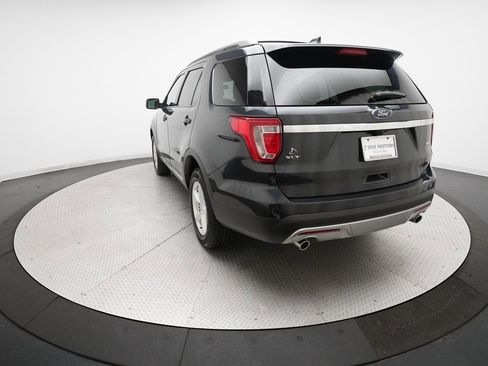 Used 2017 Ford Explorer XLT w/ Equipment Group 202A image 35