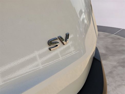 Used 2023 Nissan Rogue SV image 25