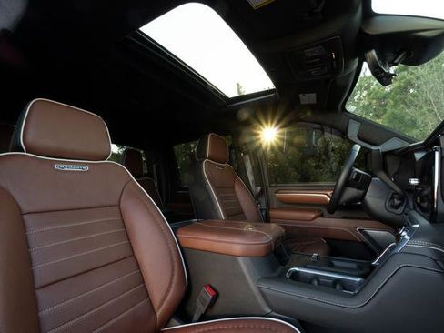 Used 2025 GMC Sierra 2500 Denali Ultimate image 29