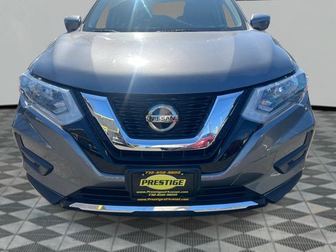 Used 2019 Nissan Rogue SV image 18