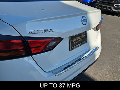 Used 2023 Nissan Altima 2.5 SR FWD image 11