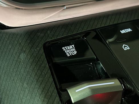 Used 2025 BMW X3 xDrive30i w/ Convenience Package image 34