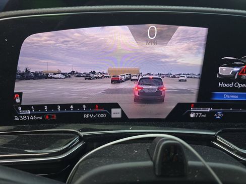 Used 2023 Cadillac Escalade Sport image 2