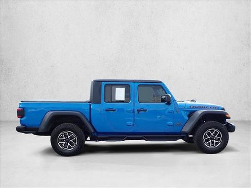 Used 2024 Jeep Gladiator Rubicon w/ Convenience Group AWD/4WD image 5