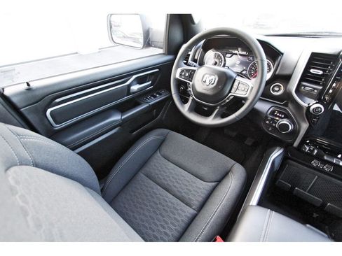 Used 2025 RAM 1500 Big Horn AWD/4WD image 9
