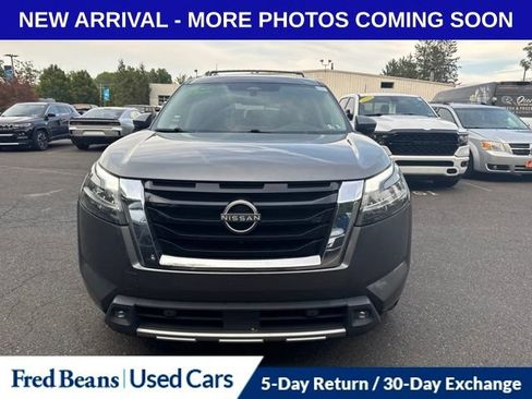 Used 2022 Nissan Pathfinder SL AWD/4WD image 7