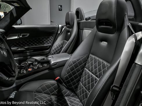 Used 2015 Mercedes-Benz SLS AMG GT Final Edition image 22