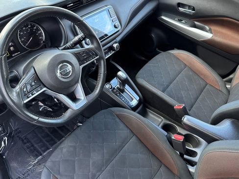 Used 2020 Nissan Kicks SR image 9