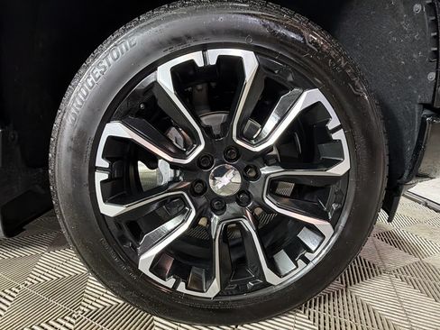 Certified 2025 Chevrolet Silverado 1500 High Country AWD/4WD image 28
