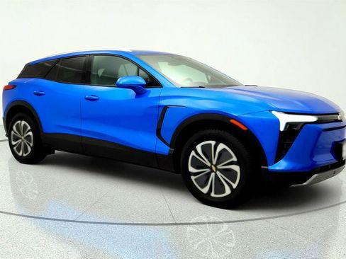 Used 2024 Chevrolet Blazer EV LT AWD/4WD image 3