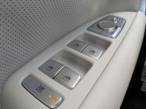 Certified 2025 Genesis G70 2.5T w/ Sport Prestige Package image 19