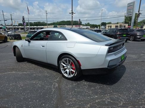 Used 2025 Dodge Charger Daytona Scat Pack w/ Track Pack AWD/4WD image 5