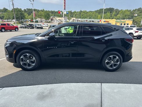 Used 2025 Chevrolet Blazer LT FWD image 5