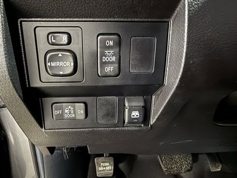 Used 2015 Toyota Tundra SR5 image 14