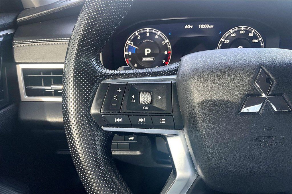 Used 2022 Mitsubishi Outlander SEL AWD/4WD image 18