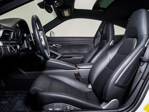 Certified 2016 Porsche 911 Carrera 4S image 5