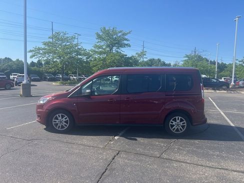 Used 2019 Ford Transit Connect XLT FWD image 2
