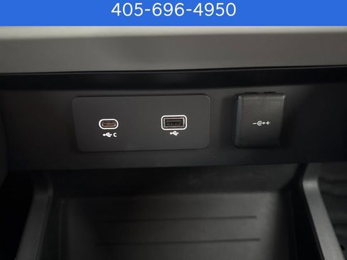 Used 2024 Land Rover Defender 110 S image 32