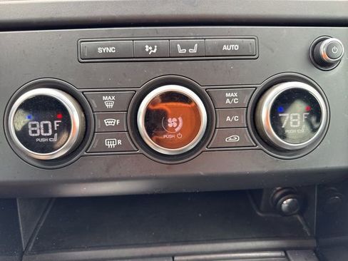 Used 2018 Land Rover Discovery SE image 24