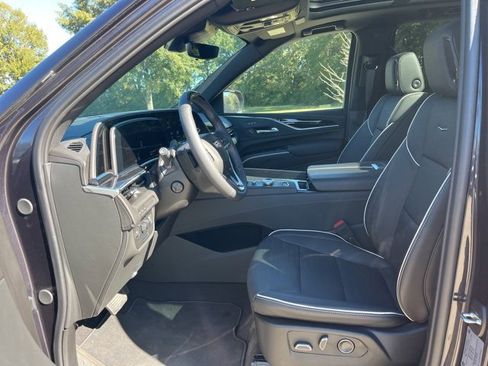 Used 2024 Cadillac Escalade ESV Sport w/ Touring Package image 15