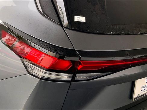 New 2026 Volkswagen Tiguan SE R-Line image 14