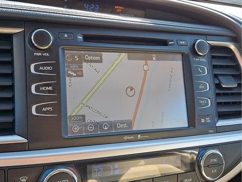 Used 2014 Toyota Highlander XLE image 17