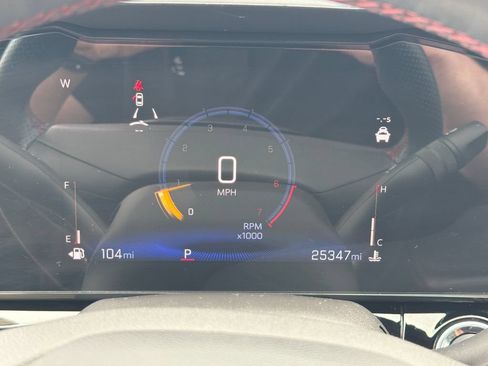 Used 2025 Chevrolet Trax RS w/ Sunroof Package FWD image 16