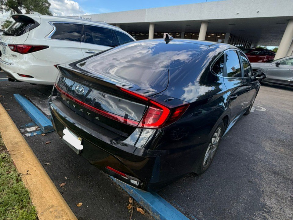 Used 2023 Hyundai Sonata SEL FWD image 2