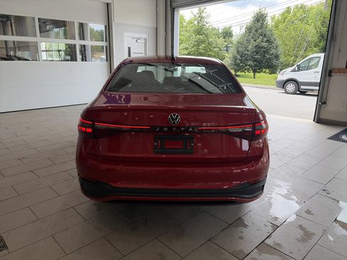 Used 2026 Volkswagen Jetta Sport FWD image 5