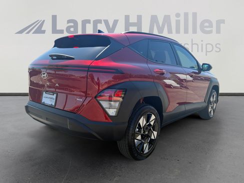 Used 2025 Hyundai Kona SEL AWD/4WD image 5